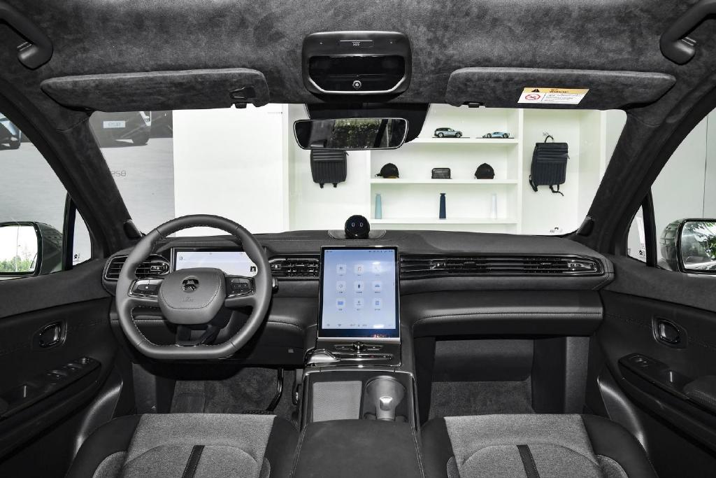 飞凡汽车憋了个大,R7这么“卷”谁是他的对手?休闲区蓝鸢梦想 - Www.slyday.coM 飞凡汽车憋了个大,R7这么“卷”谁是他的对手?休闲区蓝鸢梦想 - Www.slyday.coM