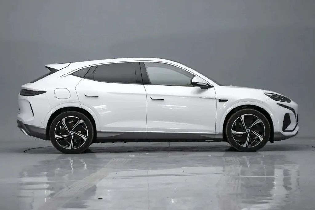 空间大、动力强还是增程SUV?理想/腾势/奔驰怎么选?