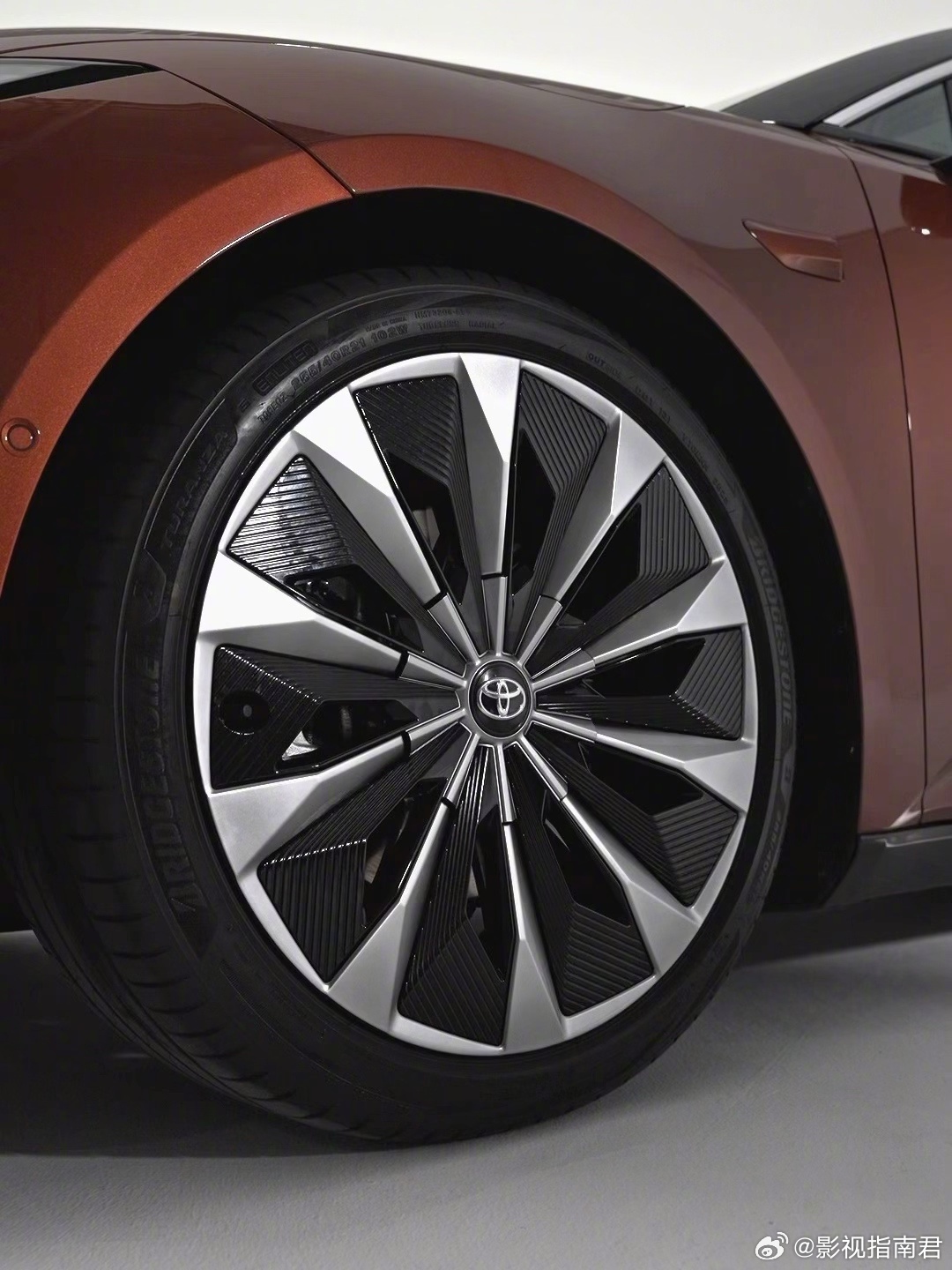 丰田铂智7首测搭载鸿蒙座舱高阶智驾