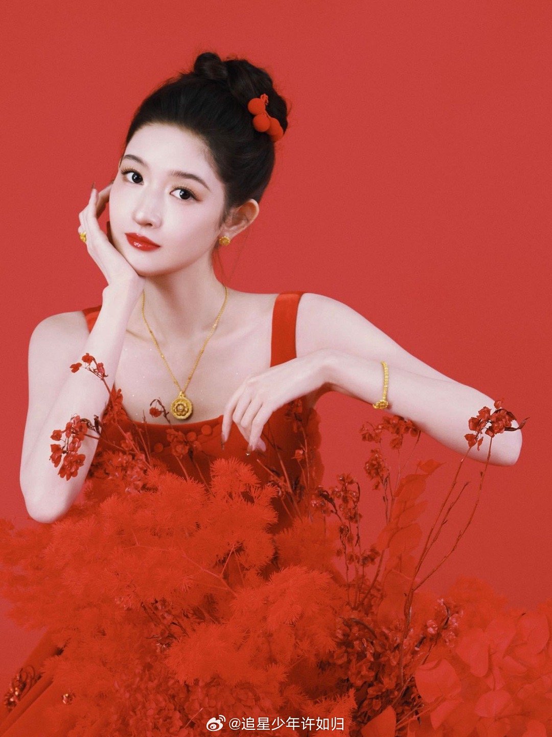 王玉雯首登春晚懵圈，独缺亮片装可爱满分