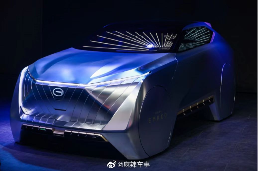 广汽传祺在广州车展上发布新势能先锋概念车EMKOO……