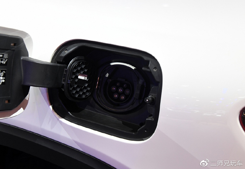 特斯拉Model Y领衔,38万级豪华纯电SUV海选,买BBA真不如买国产?