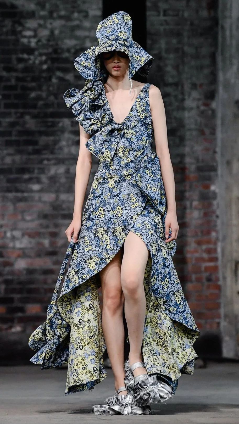 设计灵感|解构主义,叛逆的时装艺术36 设计灵感|解构主义,叛逆的时装艺术