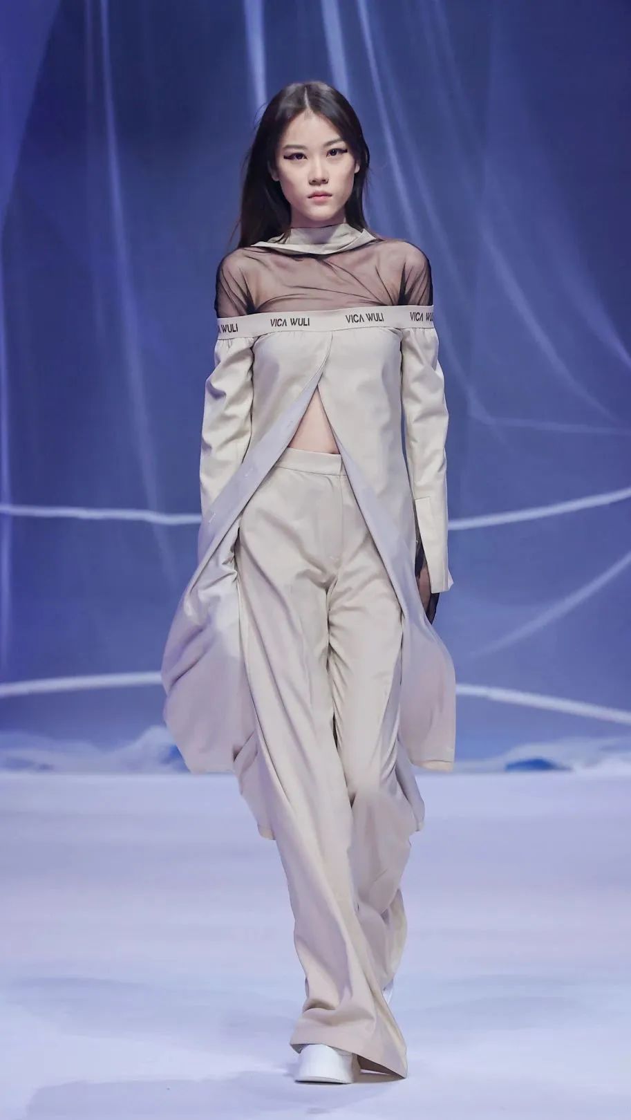 设计灵感|解构主义,叛逆的时装艺术42 设计灵感|解构主义,叛逆的时装艺术