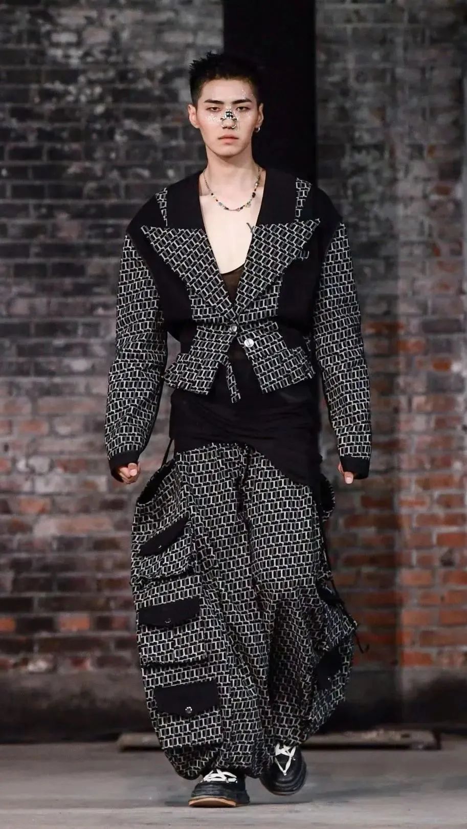 设计灵感|解构主义,叛逆的时装艺术31 设计灵感|解构主义,叛逆的时装艺术