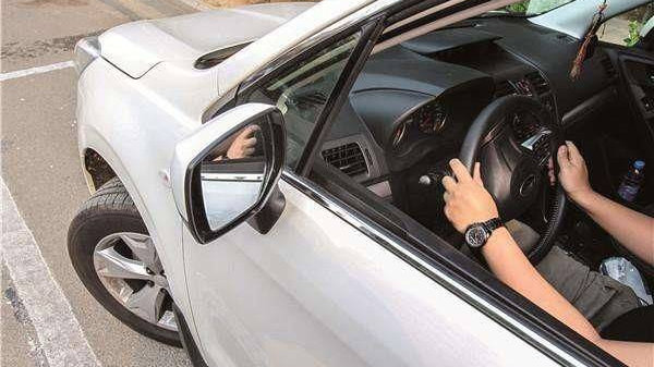 爱车踩刹车时，感觉明显变软是什么导致的？