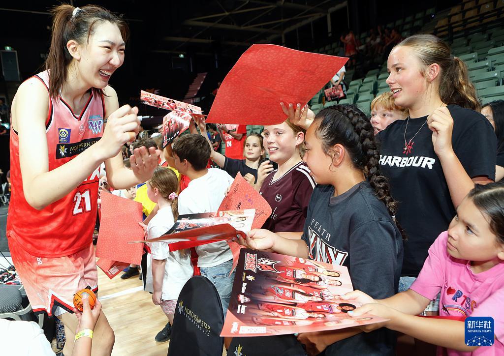 篮球——澳大利亚女篮联赛：珀斯山猫胜阿德莱德闪电