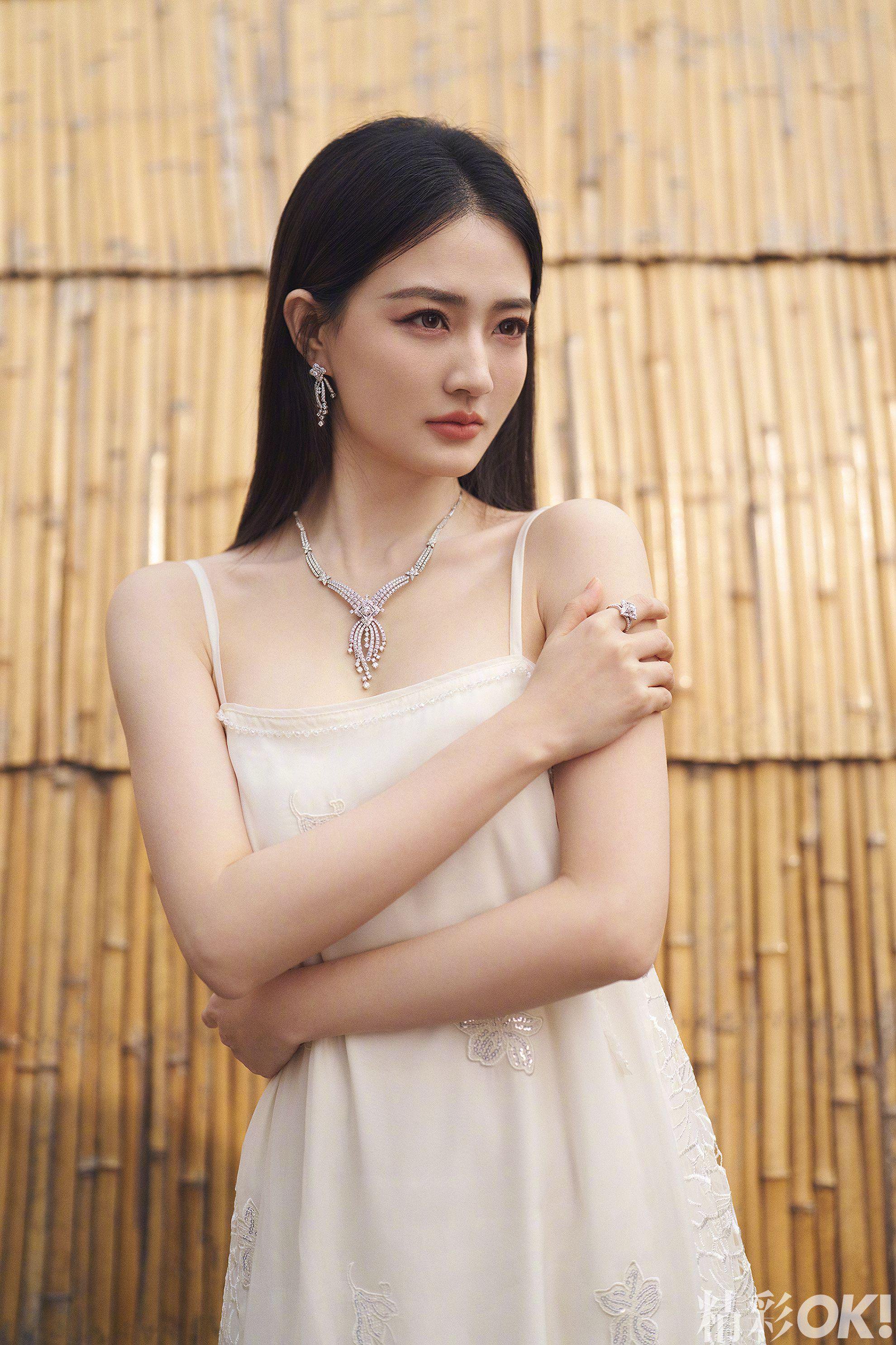 徐璐三月江南封面预告，穿行回廊邂逅春风