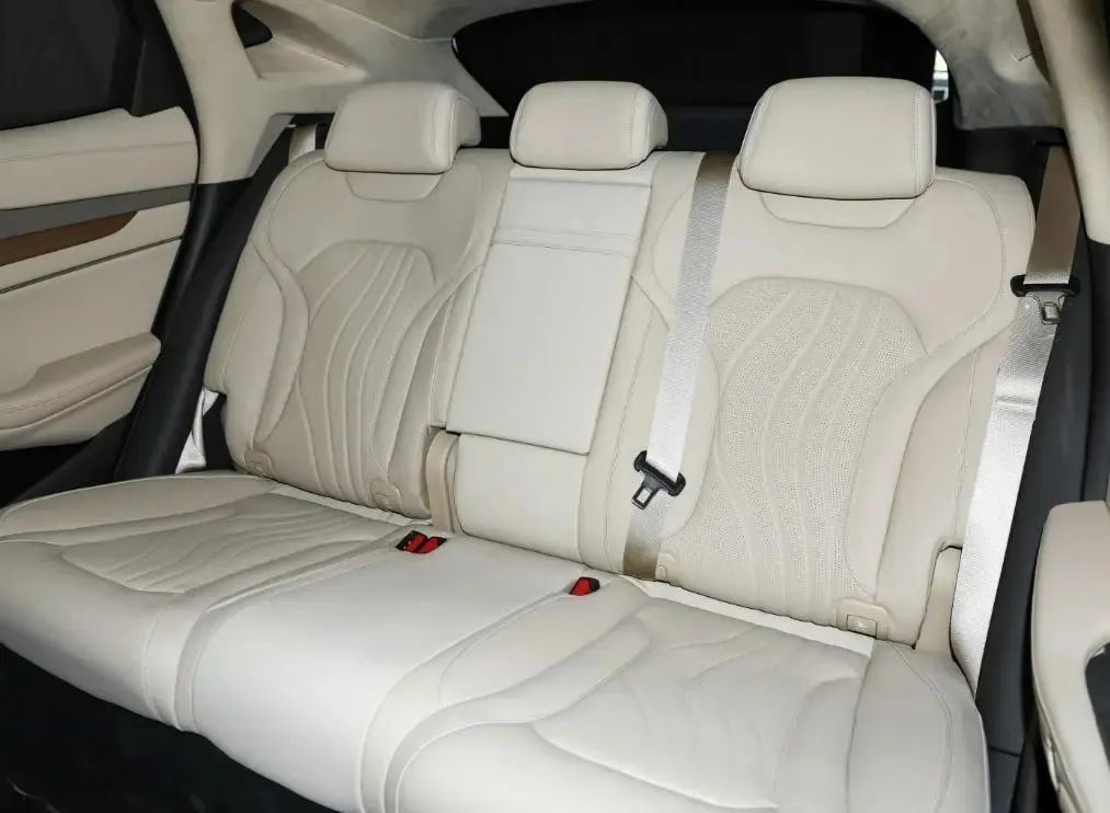 空间大、动力强还是增程SUV?理想/腾势/奔驰怎么选?