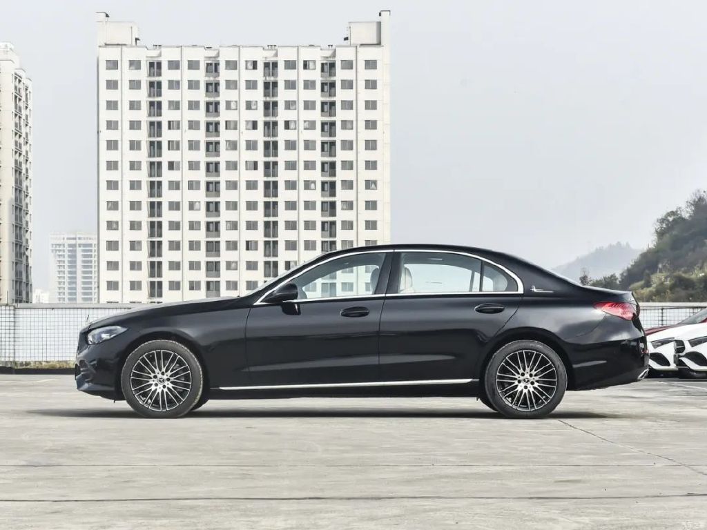 宝马奔驰多款车型降价超10万元!最低21.81万可入手