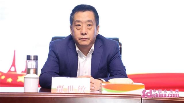 人民银行菏泽市中心支行行长贾世敏出席会议
