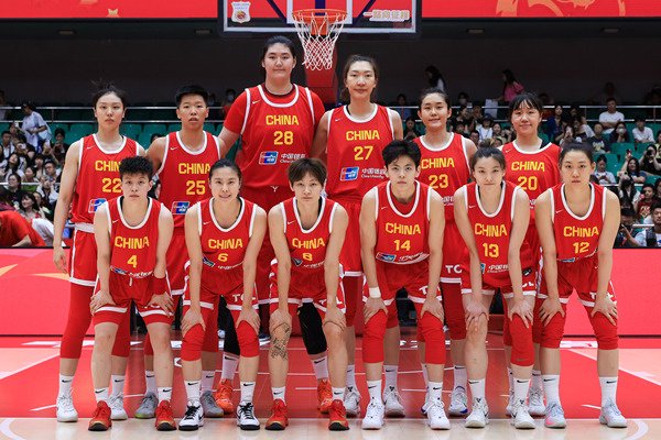 杨舒予：家门口亚洲杯结果比较遗憾，但让我感受到团队的强大凝聚力和