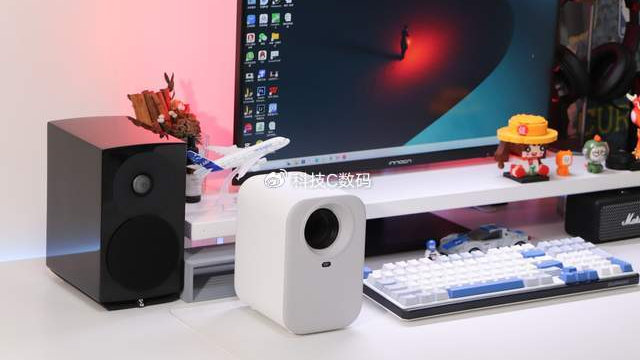 Redmi投影仪Lite版性价比超高，百元旗舰，娱乐影音首选！