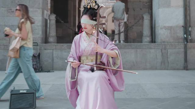 让老外听懂中国心碎的声音｜【三寸天堂】穿越到米兰 二胡 民乐 三寸天堂 音乐就要这么玩 步步惊心