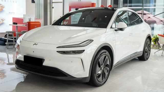 纯电中型SUV对决，乐道L60对决小鹏G7/G6，谁更好