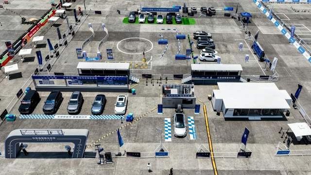 让好技术人人可享！比亚迪智能化街区国庆再现西安