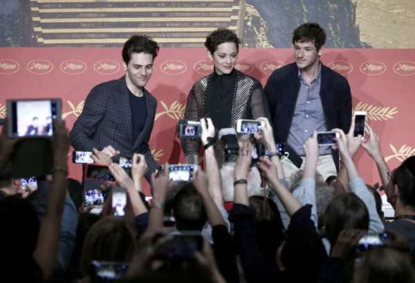 法国著名男星因滑雪事故身亡,与他有两面之缘的小时新闻记者:谦逊有礼,帅到令人窒息休闲区蓝鸢梦想 - Www.slyday.coM 法国著名男星因滑雪事故身亡,与他有两面之缘的小时新闻记者:谦逊有礼,帅到令人窒息休闲区蓝鸢梦想 - Www.slyday.coM