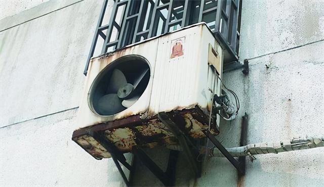 上海一男子回收旧空调时坠亡,家属索赔200万,法院判决主持公道休闲区蓝鸢梦想 - Www.slyday.coM 上海一男子回收旧空调时坠亡,家属索赔200万,法院判决主持公道休闲区蓝鸢梦想 - Www.slyday.coM