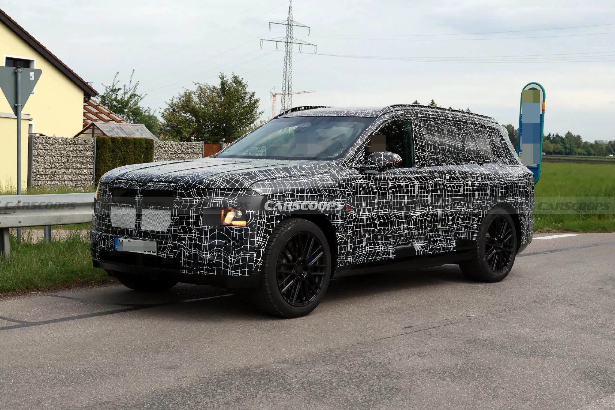 新款宝马X7测试谍照曝光