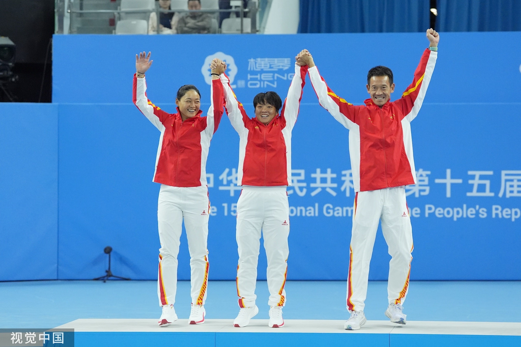 全运会女双颁奖四川组合王雅繁蒋欣玗夺冠