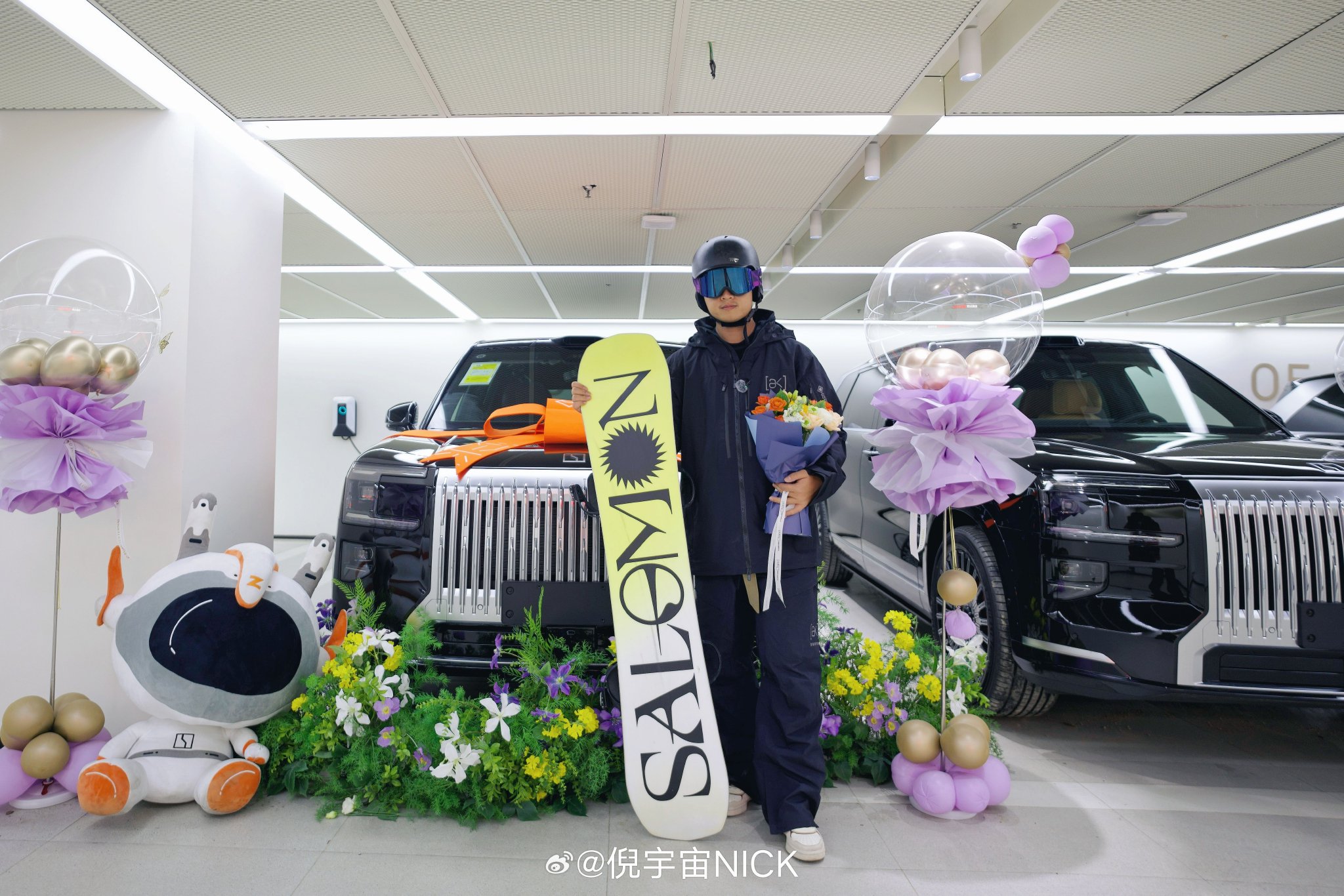 极氪9X车主新疆提车后盼滑雪