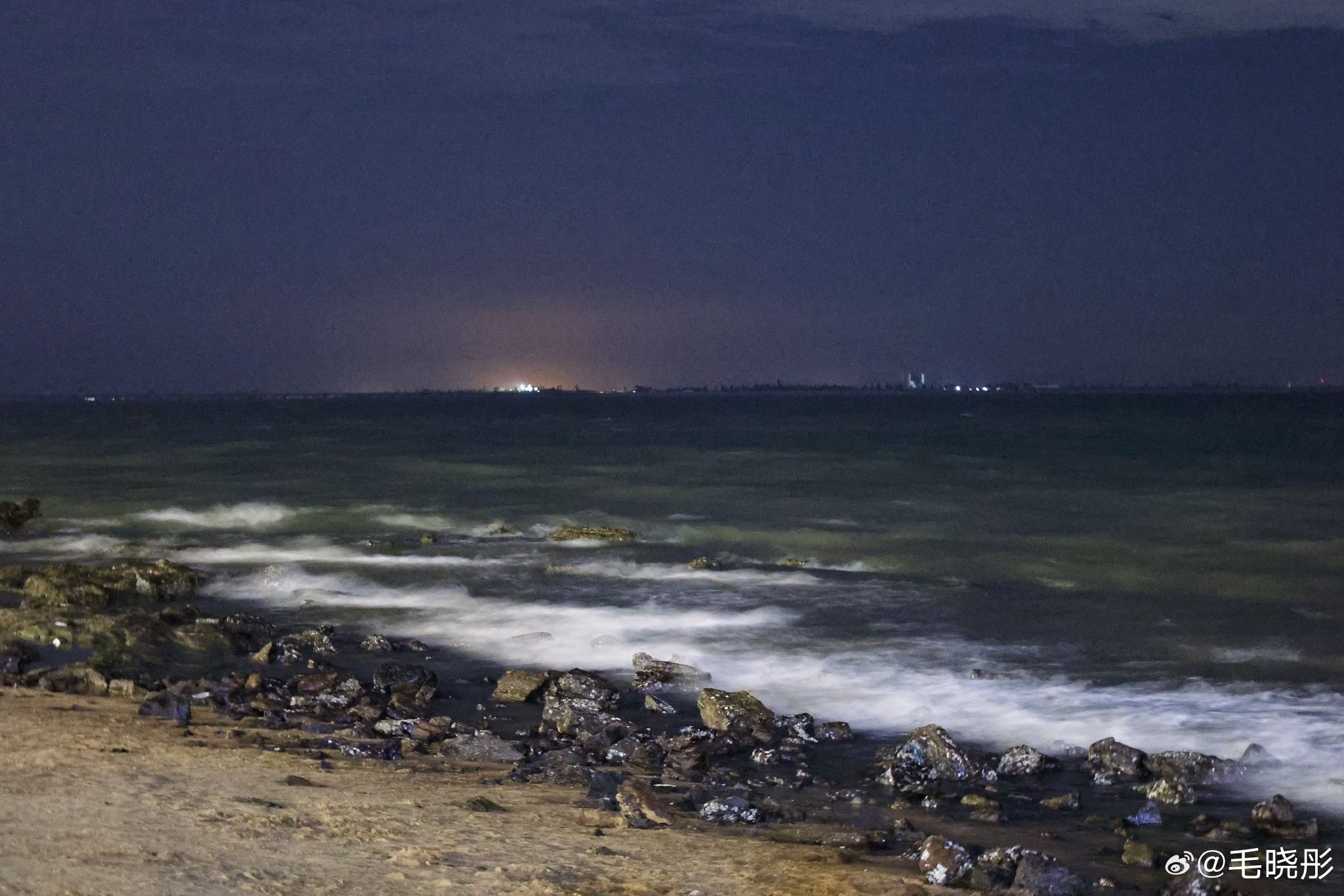 毛晓彤因未约到摄影师提前拍摄星光大赏出发图