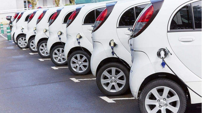 特斯拉降价，电动汽车领域踩踏加剧