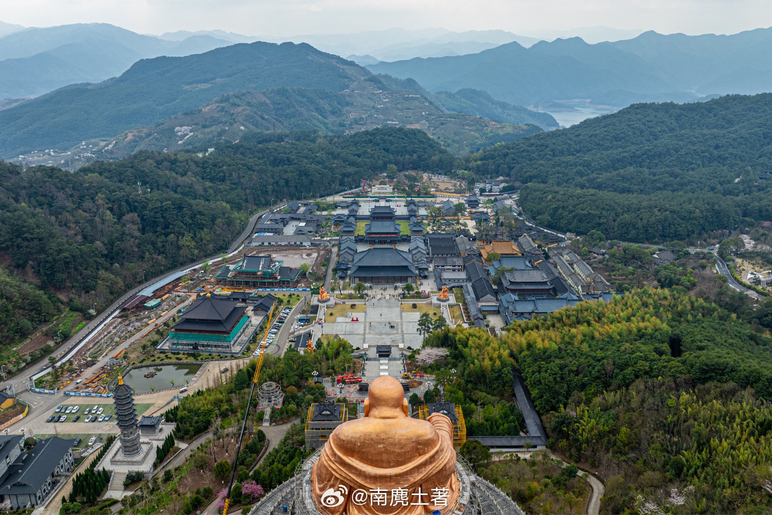 上月从温州回杭，特意经过梦绕多年的雪窦山