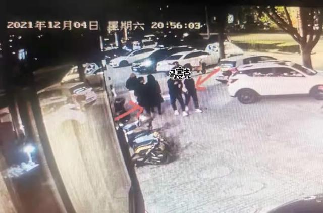 临海一警察夫妻吃夜宵撸个串,顺便抓了个嫌疑犯休闲区蓝鸢梦想 - Www.slyday.coM 临海一警察夫妻吃夜宵撸个串,顺便抓了个嫌疑犯休闲区蓝鸢梦想 - Www.slyday.coM