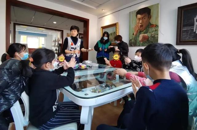 天山社区的孩子们用这种方式拥有了“冰墩墩”!休闲区蓝鸢梦想 - Www.slyday.coM 天山社区的孩子们用这种方式拥有了“冰墩墩”!休闲区蓝鸢梦想 - Www.slyday.coM