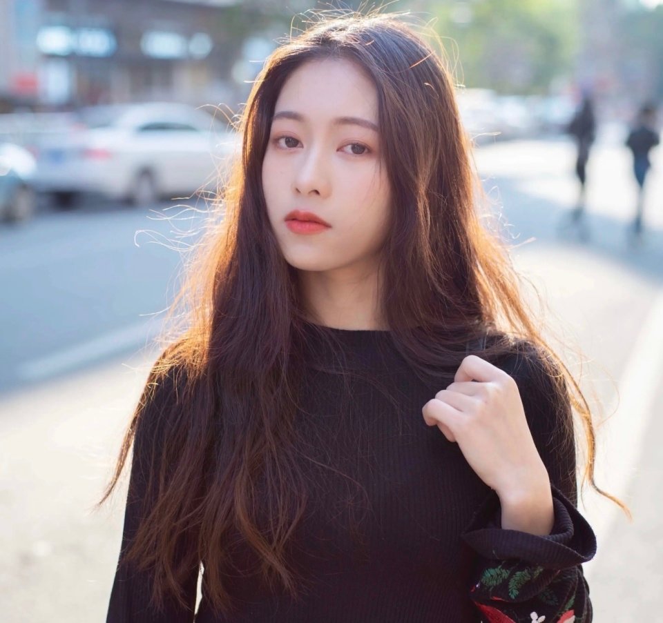 吴柳芳有望签代言？感谢62岁车企老板：我被误解被批评 但从未认输