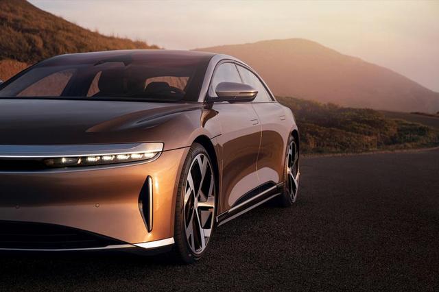 Model S不香了,续航832公里的Lucid Air正式上市|新车