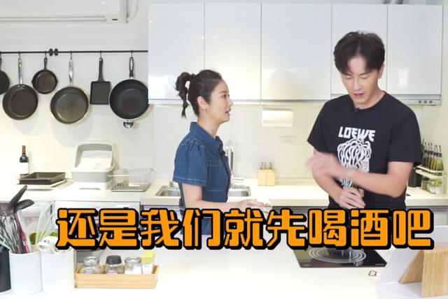 44岁林心如参加综艺要喝酒，谁注意到霍建华说了啥？好老公无疑！