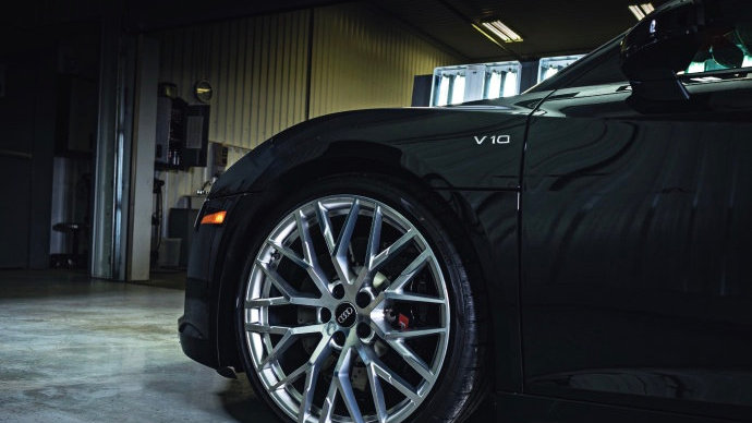 摸一下排气管很黑就能说明车辆积碳很多吗？该怎么判断？