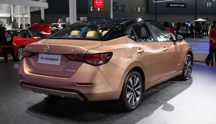 合资紧凑型轿车大比拼:雪佛兰科鲁泽VS日产轩逸谁更强?