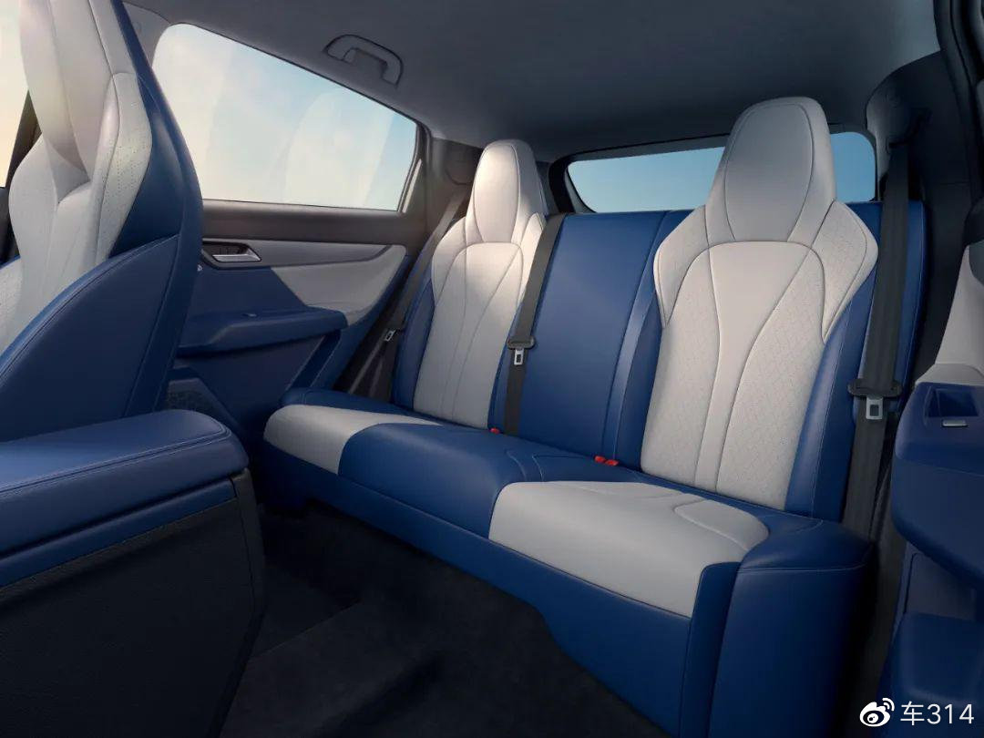 小鹏G3i对比沃尔沃XC40新能源,谁才是家用SUV的最优解?