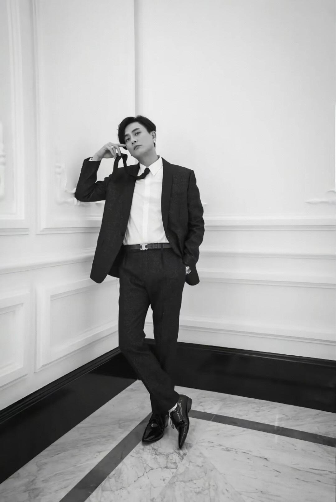 黄宗泽回应撞脸王嘉尔，你别说这俩人真的有点神似的，好完美的两张脸啊