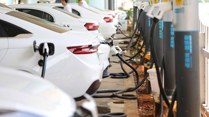 汽车以旧换新：油电之争的胜负手，蛋糕谁能吃到