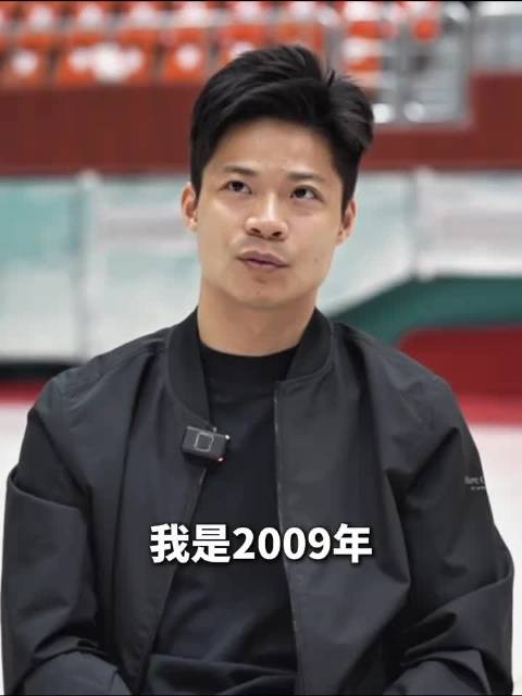 退役之际，苏炳添向刘翔致敬，期待中国短跑接力未来夺金。（作者：郑天虹、王浩明、赵紫羽、吴昊天）