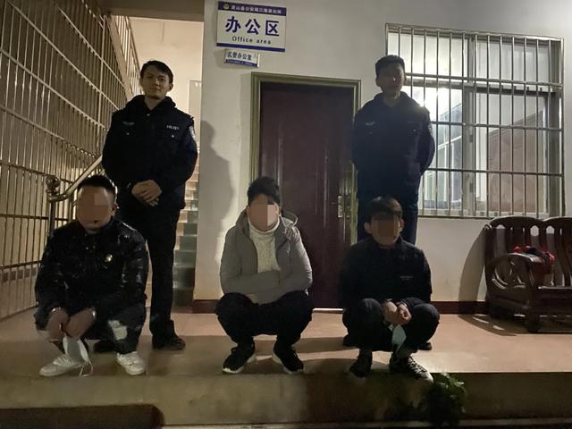 公安心向党 护航新征程休闲区蓝鸢梦想 - Www.slyday.coM 公安心向党 护航新征程休闲区蓝鸢梦想 - Www.slyday.coM