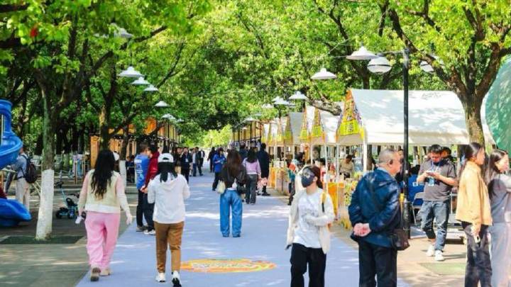 来小龙虾嘉年华感受一站式汽车焕新随心体验