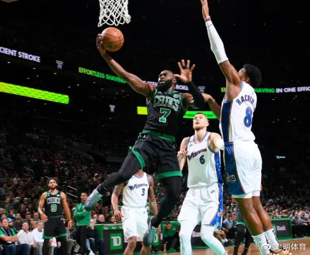 凯尔特人NBA直播配合专业解说深度分析球队战术与球员表现细节