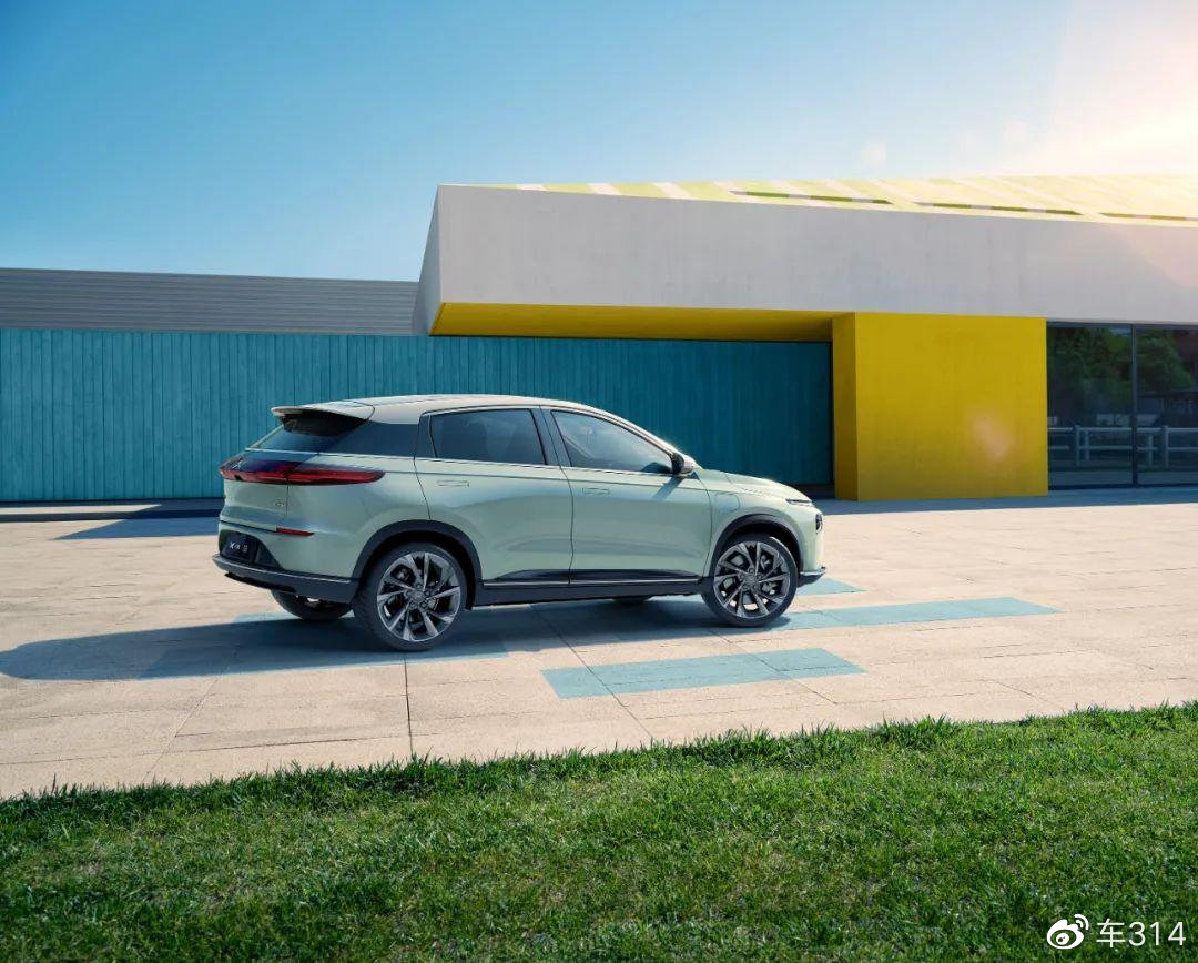 小鹏G3i对比沃尔沃XC40新能源,谁才是家用SUV的最优解?