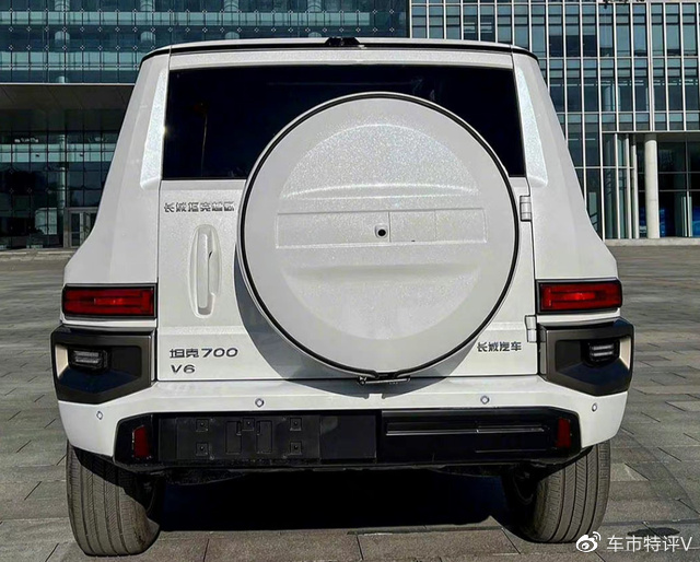 坦克700實車曝光,配3.0T雙渦輪增壓V6發動機+9AT,會賣多少錢?(圖8) 坦克700實車曝光,配3.0T雙渦輪增壓V6發動機+9AT,會賣多少錢?(圖8)