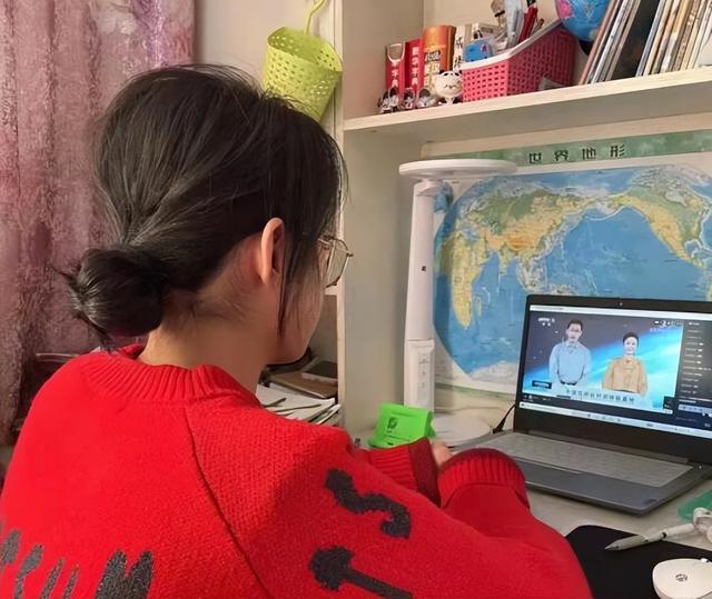 泰安市泰山区中小学生踊跃收看“天宫课堂”第二课休闲区蓝鸢梦想 - Www.slyday.coM 泰安市泰山区中小学生踊跃收看“天宫课堂”第二课休闲区蓝鸢梦想 - Www.slyday.coM