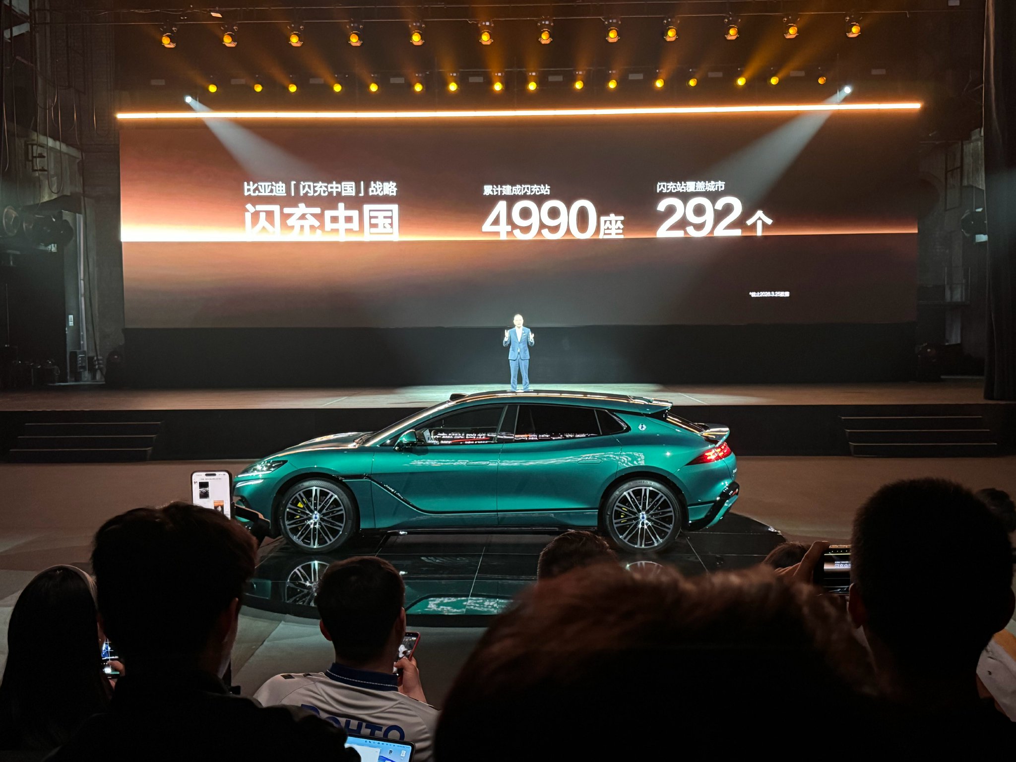 太帅了！ 你就说，帅不帅吧？ 原保时捷、奔驰、宝马用户置换占比超55%！