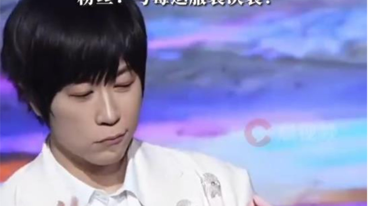 阿信扔掉让他摔了两次的粉色衣服，网友：终于被阿信抛弃了