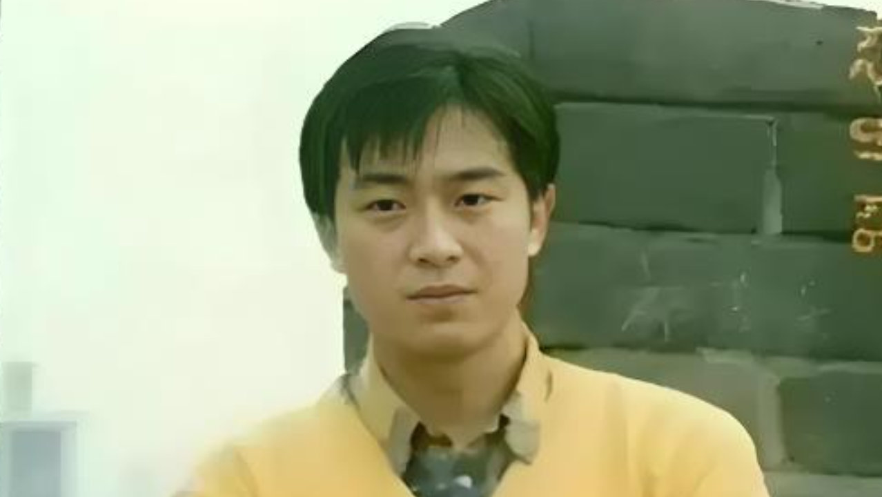 离婚21年，被前妻嫌弃“吃软饭”的张嘉译，如今却成影帝