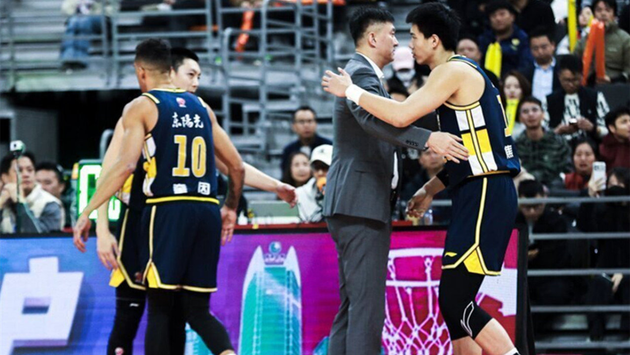 广东男篮逆势而为，最大优势与劣势并存，杜锋指导最后一搏？