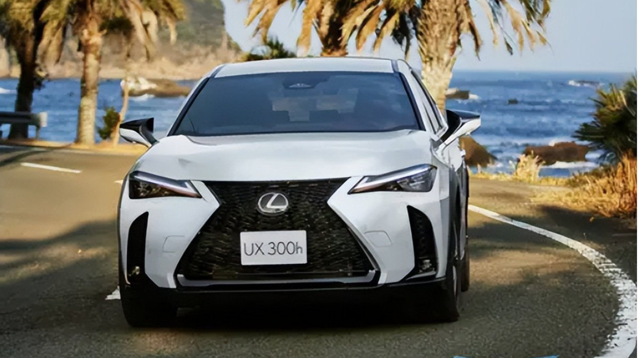 新款雷克萨斯UX在日本开卖！外观基本无变化，内饰增加64色氛围灯